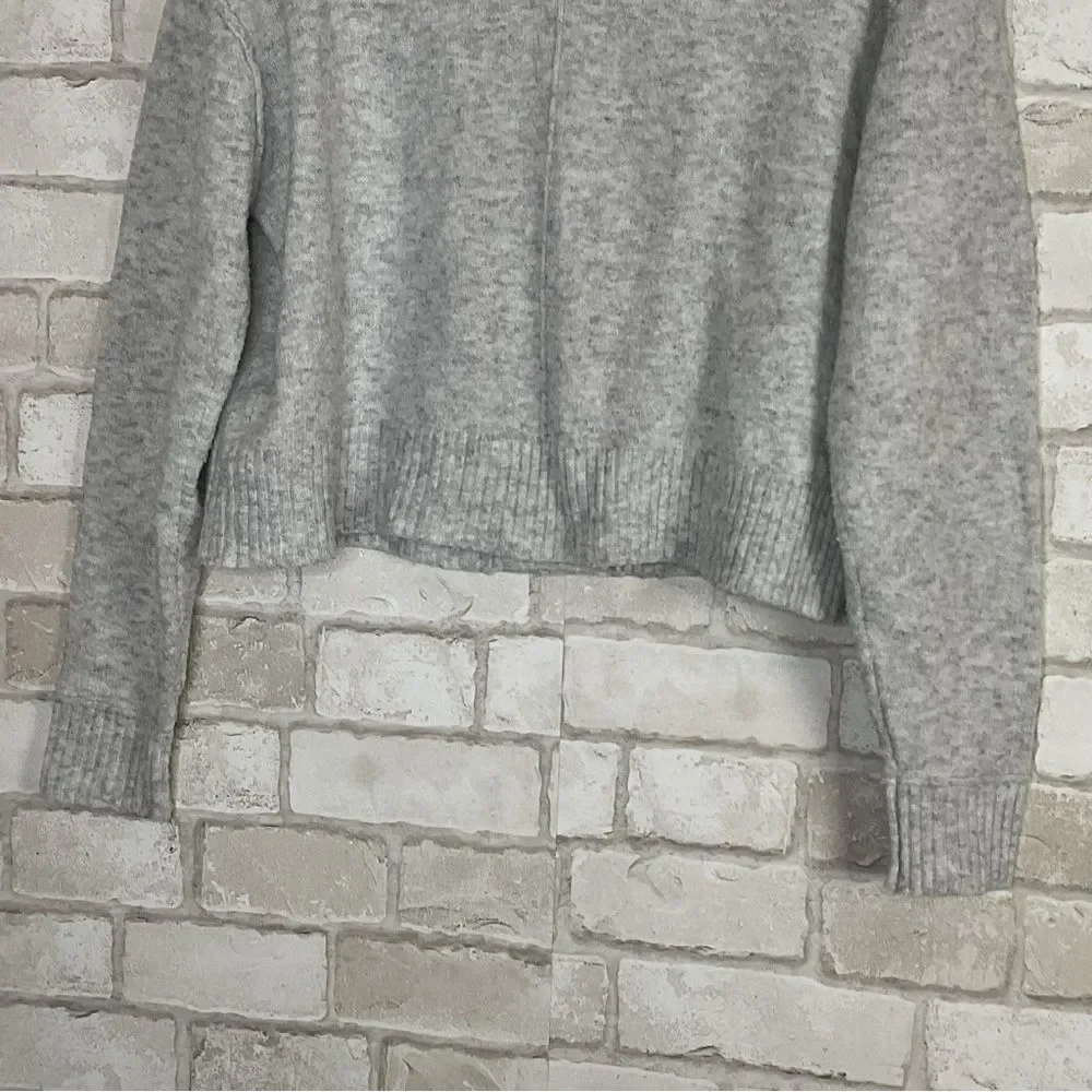 American Eagle Outfitters Light Gray Knit Button Up Cardigan Size XS